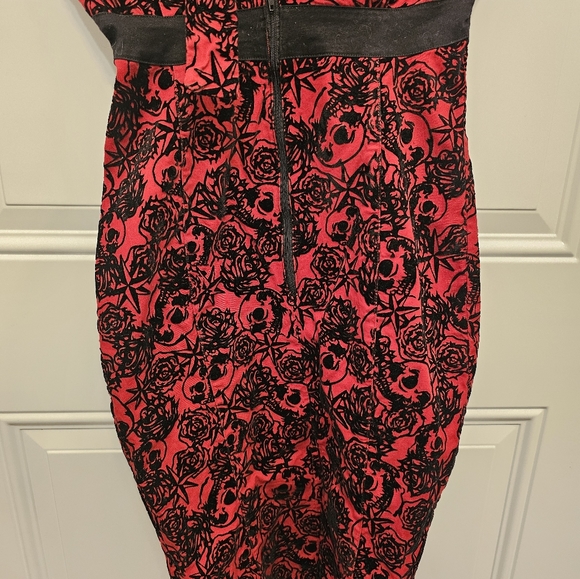 EPIC Threads Pencil Dress Rockabilly Punk Velvet black Skulls pattern XS - Picture 4 of 4